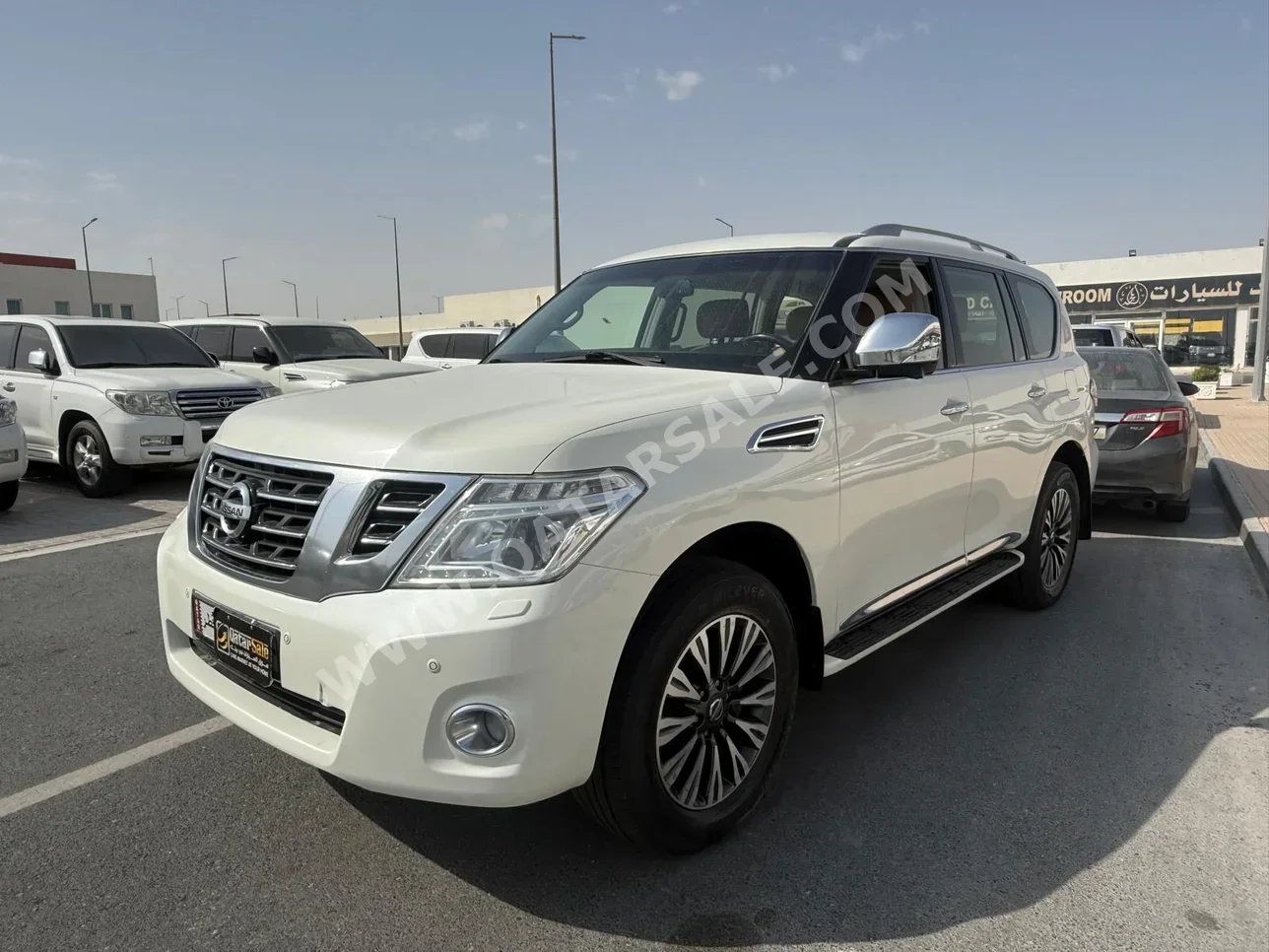 Nissan Patrol Platinum 2017 Automatic 165,000 Km 8 Cylinder Four Wheel Drive (4WD) SUV White
