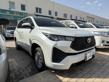 تويوتا  إنوفا  2024  اوتوماتيك  27,000 كم  4 سلندر  سحب امامي  فان \ باص  أبيض
