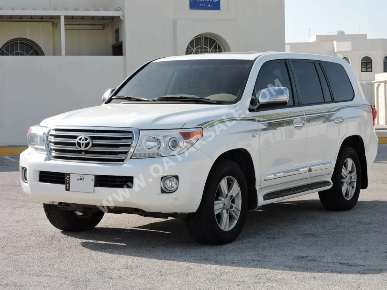 Toyota Land Cruiser VXR 2013 Automatic 190,000 Km 8 Cylinder Four Wheel Drive (4WD) SUV White