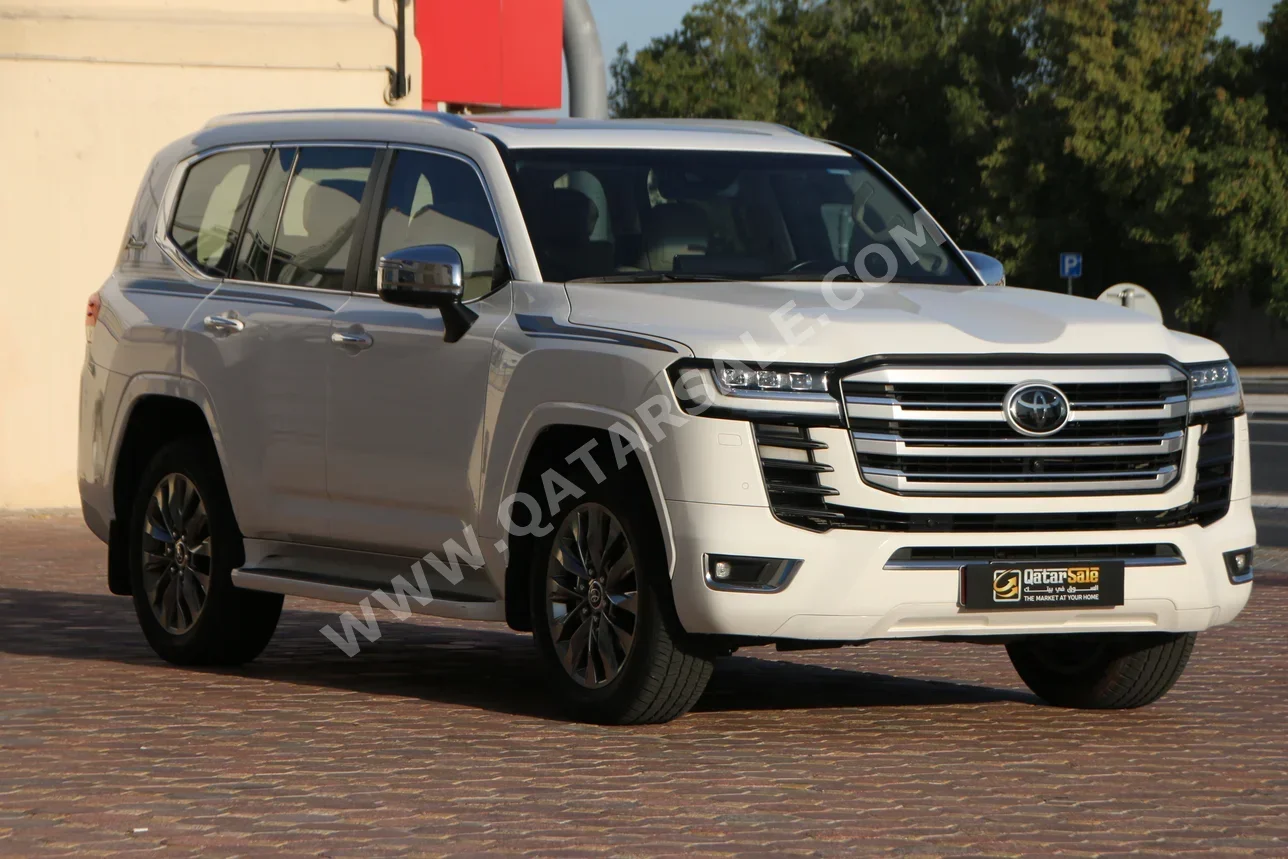 Toyota  Land Cruiser  VXR Twin Turbo  2022  Automatic  110,000 Km  6 Cylinder  Four Wheel Drive (4WD)  SUV  White
