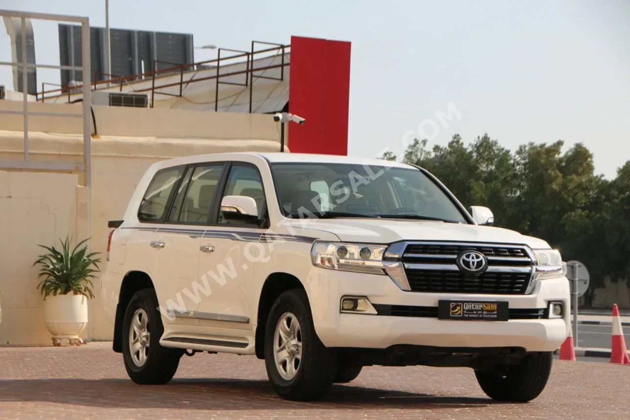 Toyota  Land Cruiser  GXR  2020  Automatic  235,000 Km  6 Cylinder  Four Wheel Drive (4WD)  SUV  White
