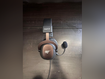 Headset And Speakers - Black