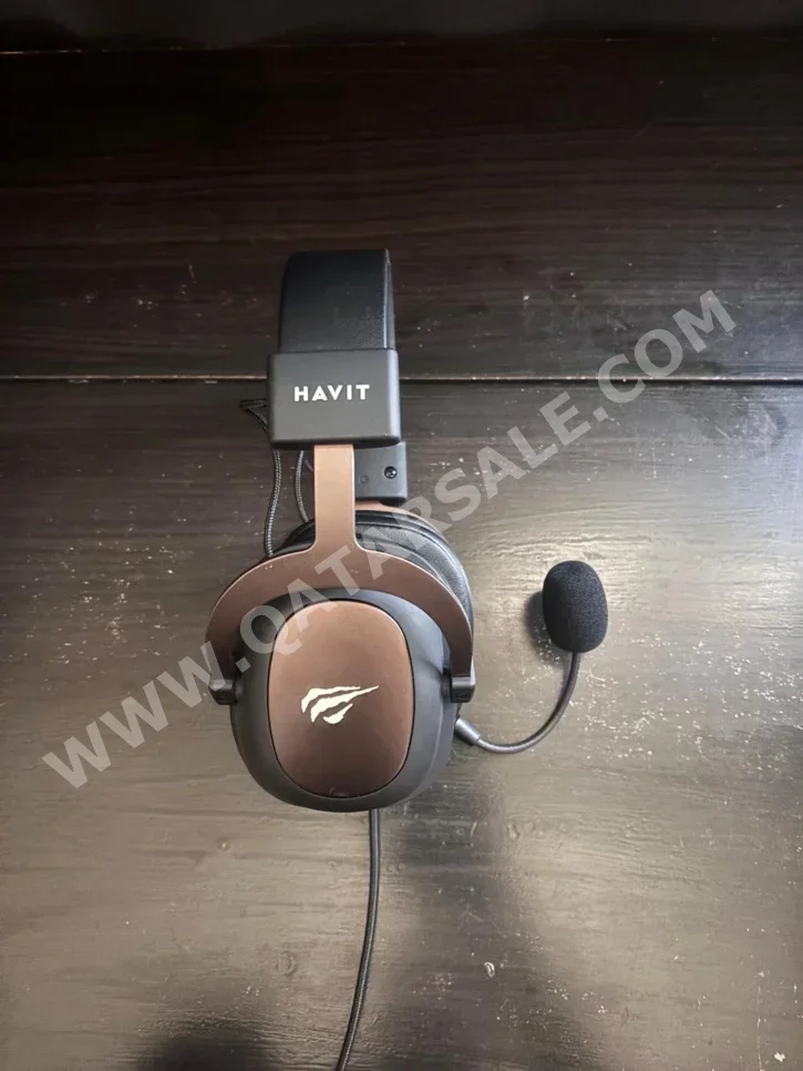 Headset And Speakers - Black