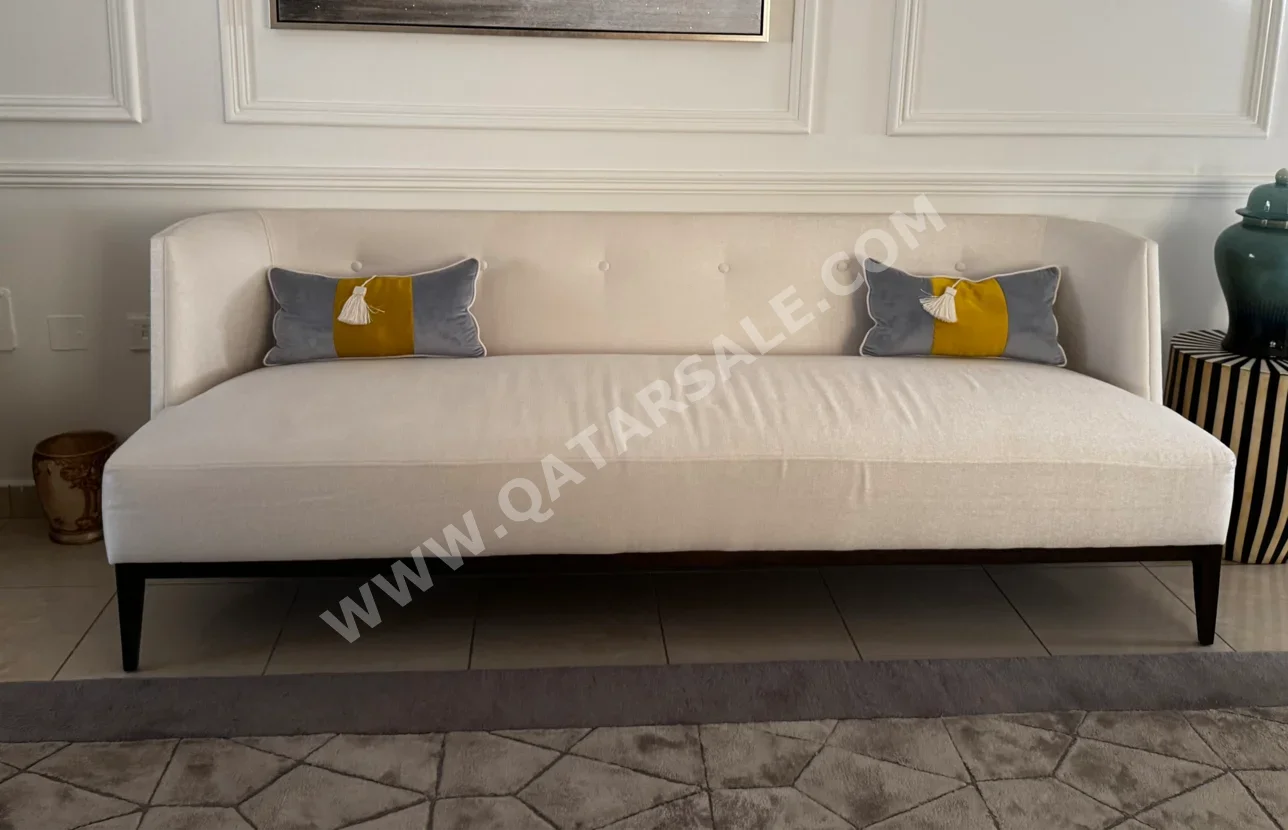 الأرائك والكنب والكراسي كير كول  كنبة بثلاث مقاعد  - مزيج الكتان \ الكتان  - أبيض