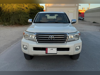 تويوتا  لاند كروزر  في اكس ار  2012  اوتوماتيك  410,964 كم  8 سلندر  دفع رباعي  اس يو في  أبيض لؤلؤي