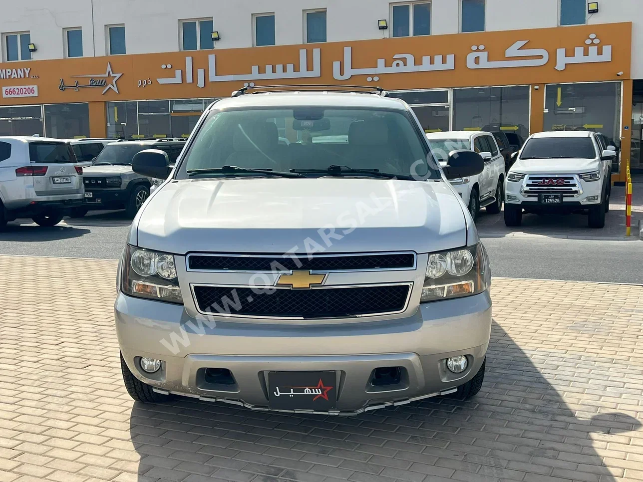 Chevrolet  Tahoe  LT  2012  Automatic  333,000 Km  8 Cylinder  Four Wheel Drive (4WD)  SUV  Silver