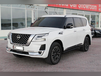 نيسان  باترول  اس اي  2014  اوتوماتيك  330,000 كم  8 سلندر  دفع رباعي  اس يو في  أبيض