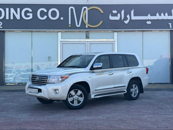 Toyota  Land Cruiser  VXR  2013  Automatic  282,000 Km  8 Cylinder  Four Wheel Drive (4WD)  SUV  White