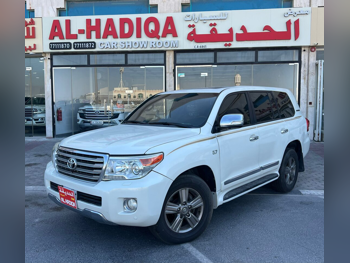 Toyota  Land Cruiser  VXR  2015  Automatic  430,000 Km  8 Cylinder  Four Wheel Drive (4WD)  SUV  White