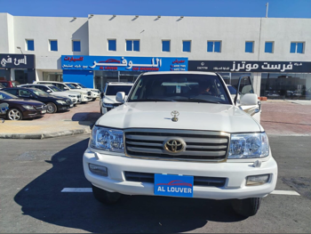 Toyota  Land Cruiser  VXR  2007  Automatic  450,000 Km  8 Cylinder  Four Wheel Drive (4WD)  SUV  White