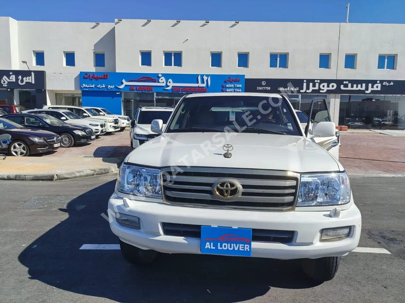 Toyota  Land Cruiser  VXR  2007  Automatic  450,000 Km  8 Cylinder  Four Wheel Drive (4WD)  SUV  White