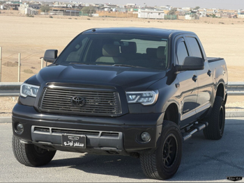 Toyota  Tundra  SR5  2011  Automatic  128,000 Km  8 Cylinder  Four Wheel Drive (4WD)  Pick Up  Black
