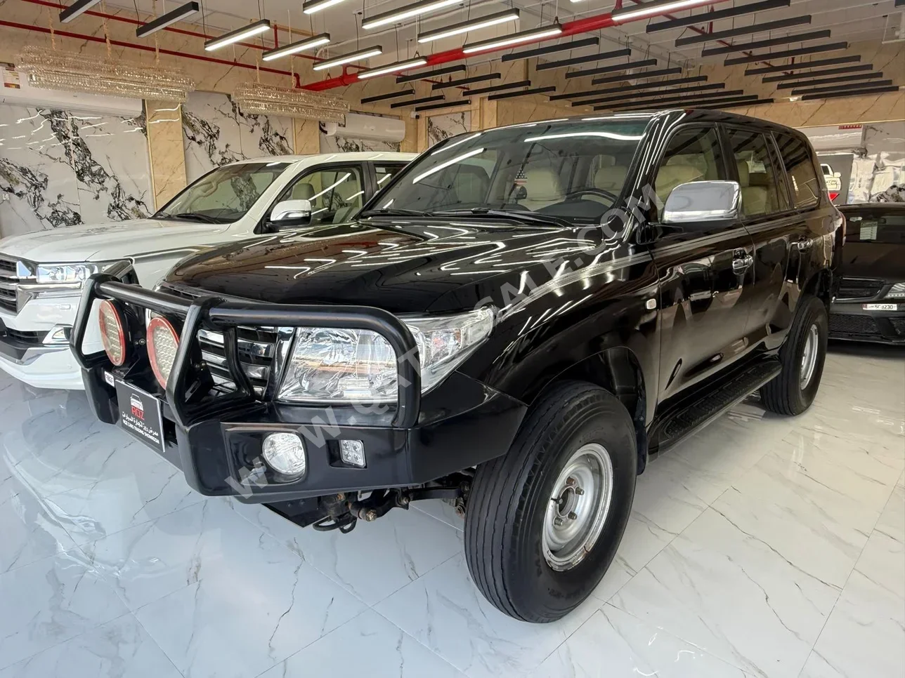 تويوتا لاند كروزر في اكس ار 2009 اوتوماتيك 477,000 كم 8 سلندر دفع رباعي اس يو في أسود