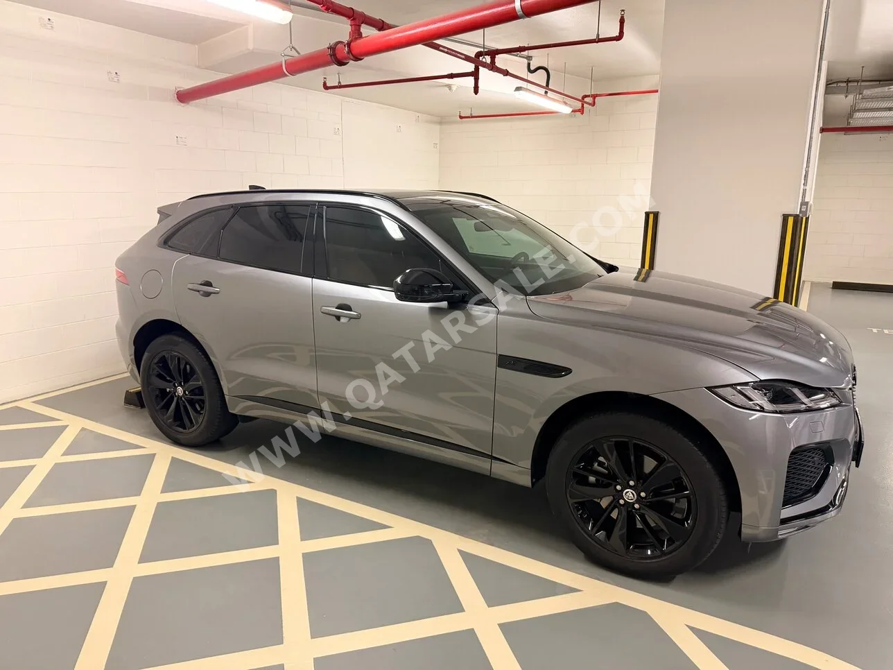 جاكوار  اف - بيس  2024  اوتوماتيك  32,000 كم  4 سلندر  دفع رباعي  اس يو في  رمادي كاربيثيان  تحت الضمان