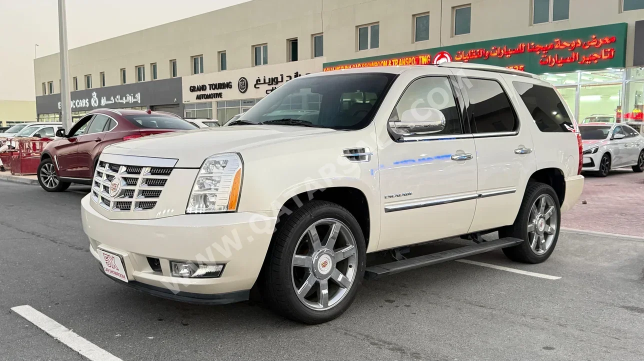 كاديلاك اسكيليد اي اس في 2014 اوتوماتيك 181,000 كم 8 سلندر دفع رباعي اس يو في أبيض