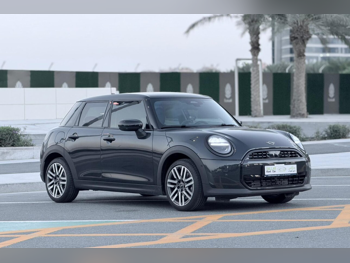 ميني  كوبر سي  4 سلندر  هاتش باك  أسود  2026