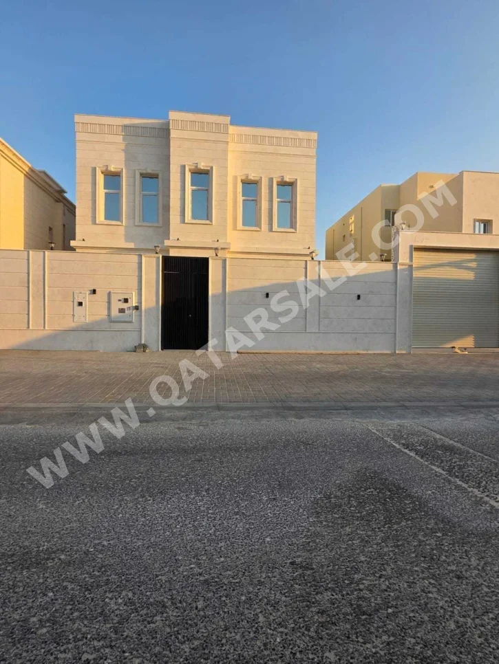 Family Residential - Not Furnished - Umm Salal - Umm Ebairiya - 7 Bedrooms