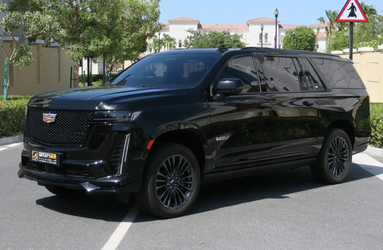 Cadillac Escalade V ESV 2023 Automatic 11,000 Km 8 Cylinder Four Wheel Drive (4WD) SUV Black With Warranty