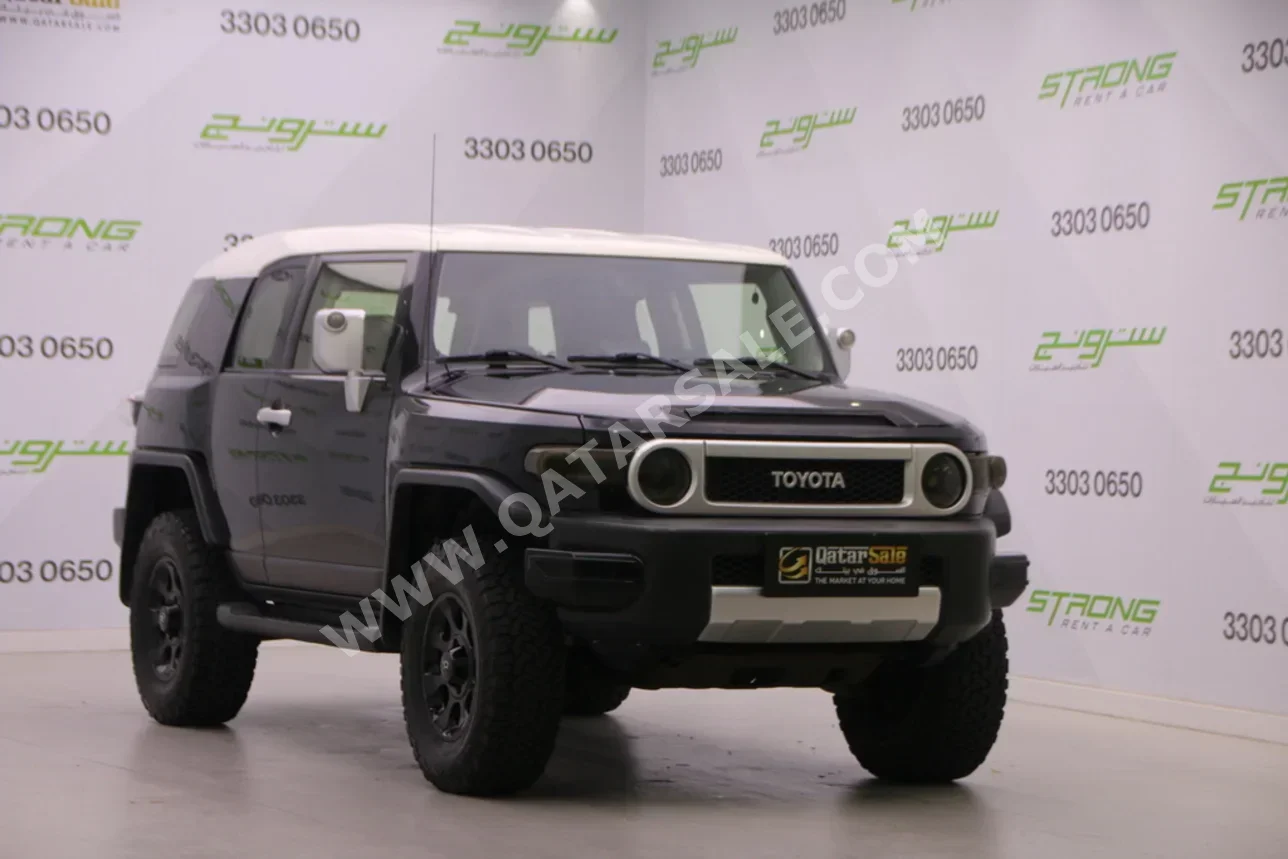 Toyota  FJ Cruiser  2013  Automatic  90,000 Km  6 Cylinder  Four Wheel Drive (4WD)  SUV  Black