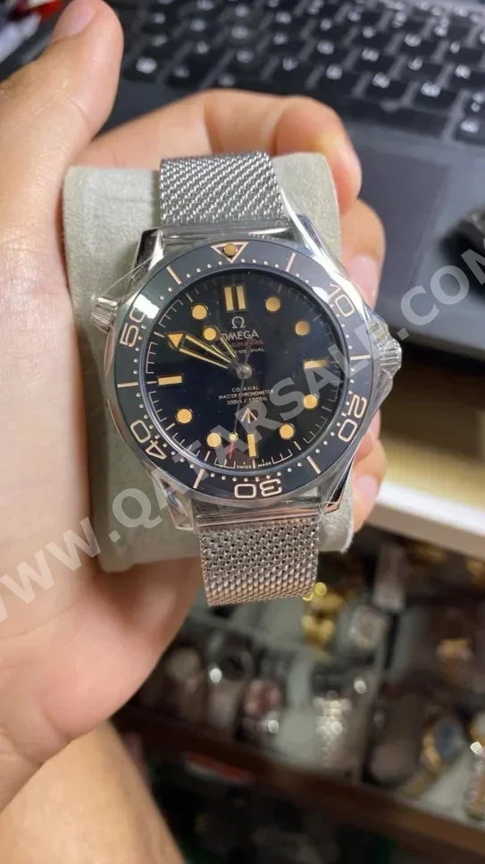 ساعات - أوميغا  - ساعات ميكانيكية  - أسود  - ساعات رجالي