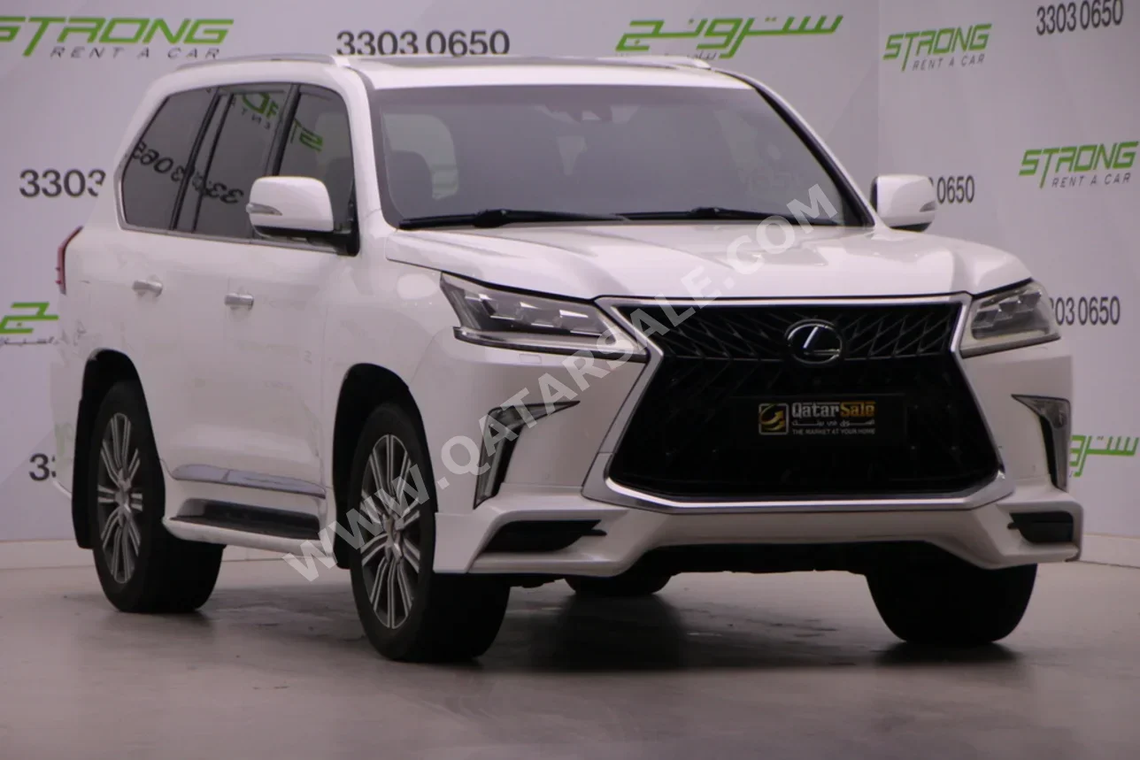 لكزس ال اكس 570 2016 اوتوماتيك 135,000 كم 8 سلندر دفع رباعي اس يو في أبيض