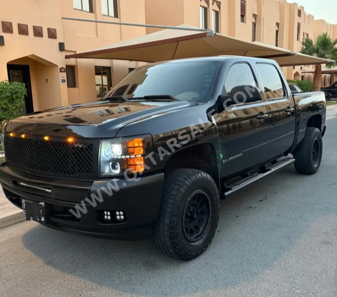 شفروليه  سلفرادو  ال تي  2012  اوتوماتيك  333,000 كم  8 سلندر  دفع رباعي  بيكب  أسود