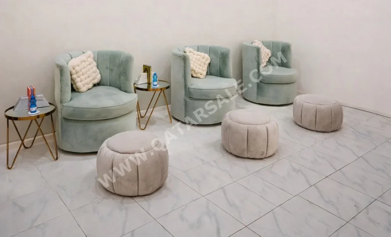 الأرائك والكنب والكراسي طقم كنب - مخمل - مع طاولة وطاولات جانبية