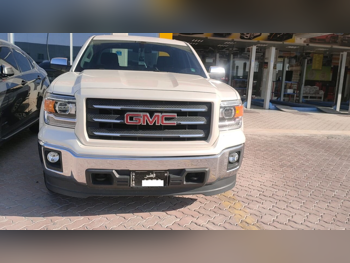 GMC  Sierra  2015  Automatic  306,000 Km  8 Cylinder  Four Wheel Drive (4WD)  Pick Up  White