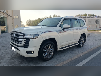 Toyota  Land Cruiser  GXR  2022  Automatic  194,000 Km  6 Cylinder  Four Wheel Drive (4WD)  SUV  White