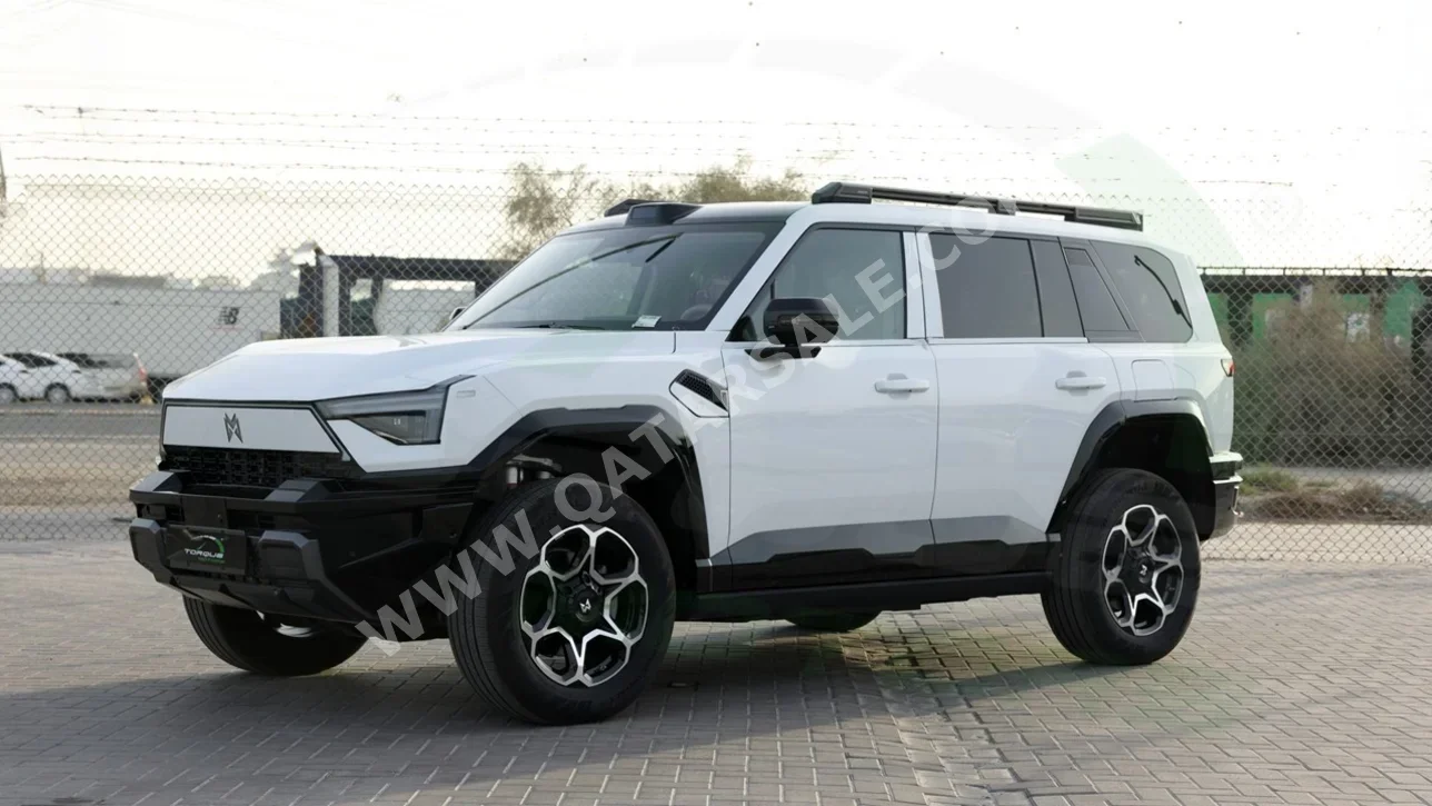 M Hero  M817  Hybrid  2025  Automatic  0 Km  4 Cylinder  All Wheel Drive (AWD)  SUV  White