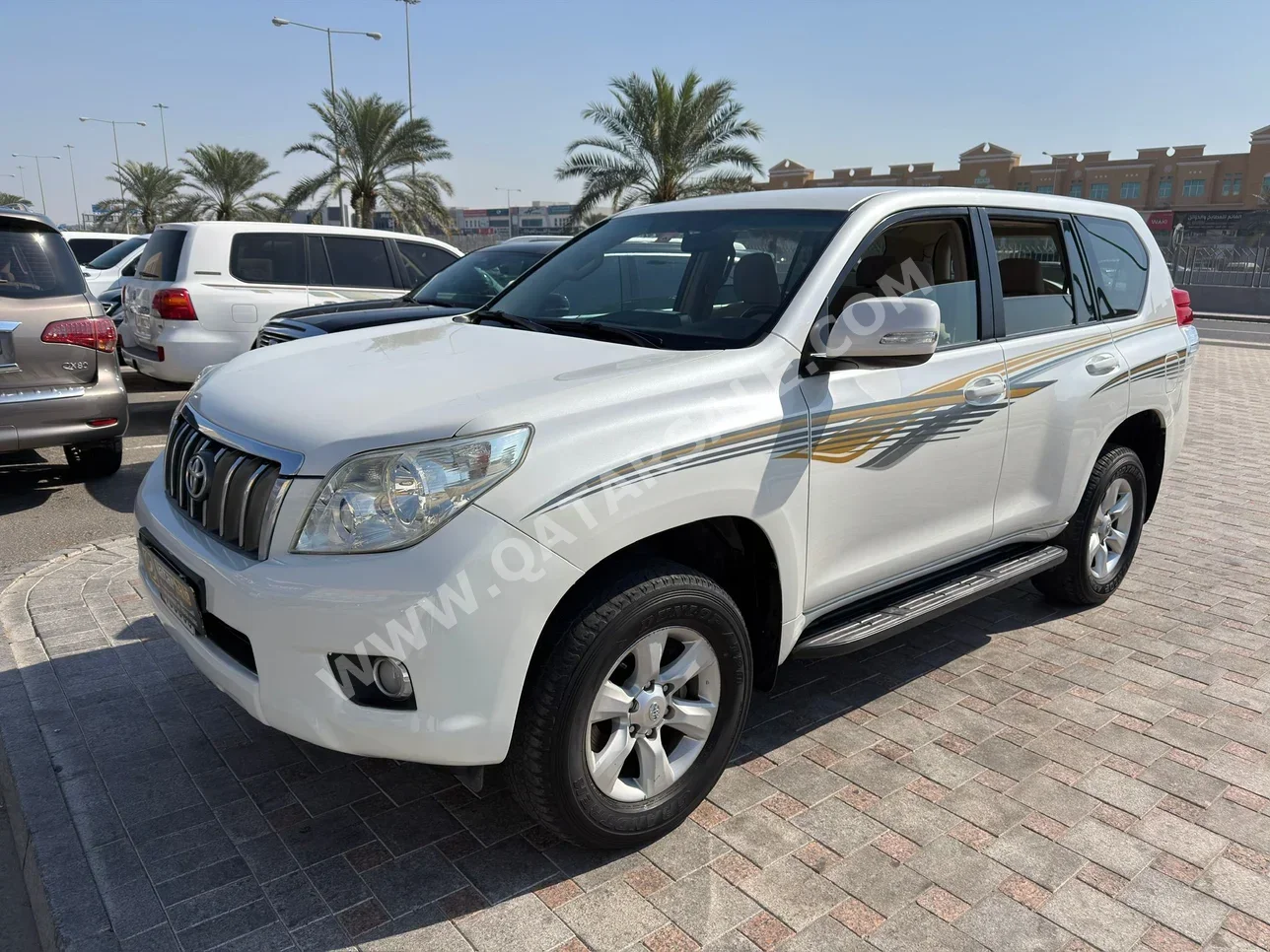 تويوتا  برادو  2010  اوتوماتيك  390,000 كم  6 سلندر  دفع رباعي  اس يو في  أبيض