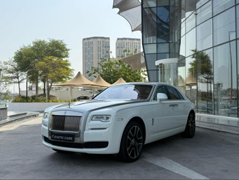 رولز - رويس  غوست  2016  اوتوماتيك  48,000 كم  8 سلندر  دفع كلي مستمر  سيدان  أبيض