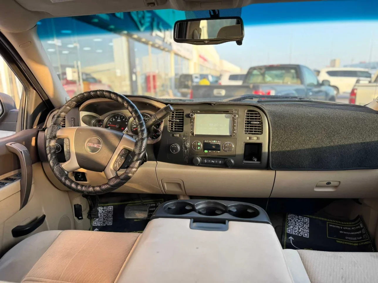 جي ام سي سييرا 2500 HD 2013 اوتوماتيك 188,000 كم 8 سلندر دفع رباعي بيكب عنابي