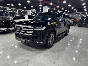 Toyota  Land Cruiser  VXR Twin Turbo  2022  Automatic  108,000 Km  6 Cylinder  Four Wheel Drive (4WD)  SUV  Black