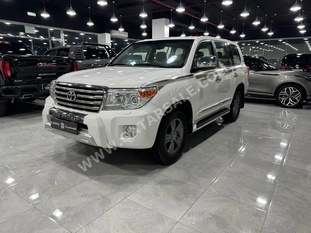 Toyota  Land Cruiser  GXR  2015  Automatic  300,000 Km  6 Cylinder  Four Wheel Drive (4WD)  SUV  White