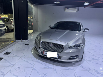 Jaguar  XJL  2014  Automatic  59,000 Km  6 Cylinder  Rear Wheel Drive (RWD)  Sedan  Silver