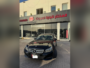 مرسيدس - بنز  اي - كلاس  200  2015  اوتوماتيك  140,000 كم  4 سلندر  دفع خلفي  سيدان  أسود