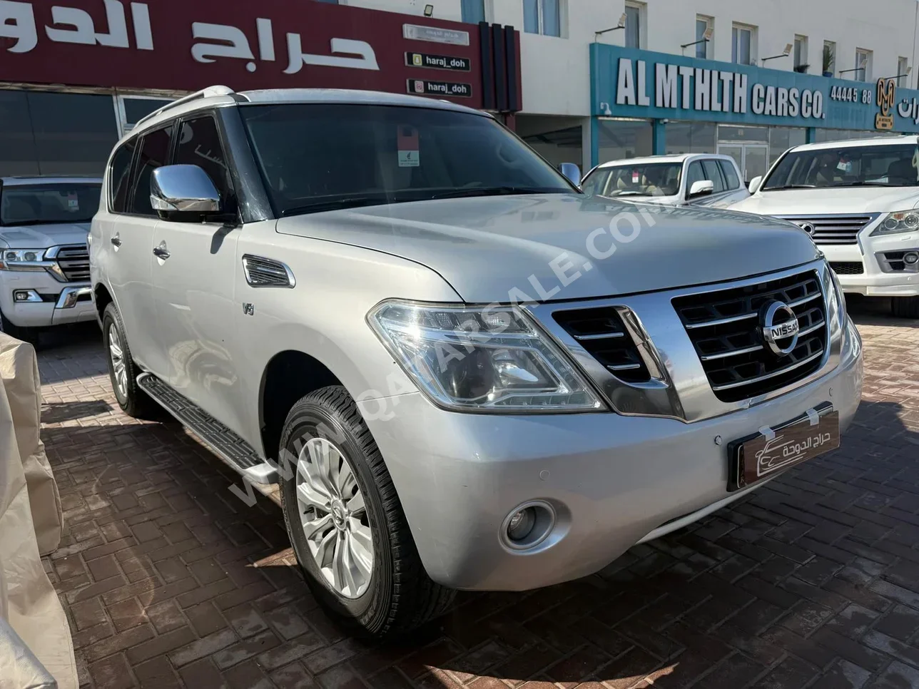 نيسان  باترول  بلاتنيوم  2012  اوتوماتيك  384,000 كم  8 سلندر  دفع رباعي  اس يو في  فضي