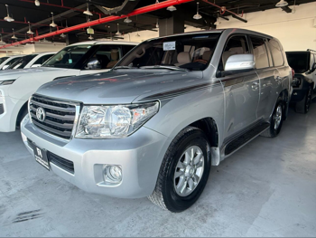 تويوتا  لاند كروزر  جي اكس ار  2015  اوتوماتيك  193,000 كم  6 سلندر  دفع رباعي  اس يو في  فضي