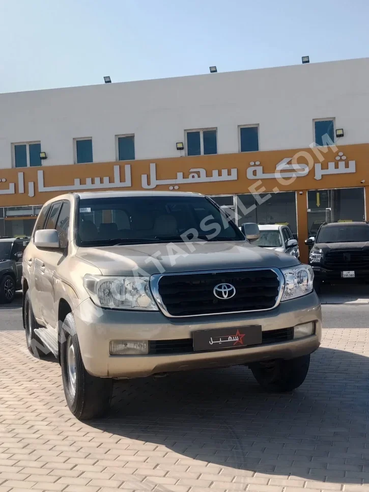 Toyota  Land Cruiser  GX  2010  Automatic  420,000 Km  6 Cylinder  Four Wheel Drive (4WD)  SUV  Gold