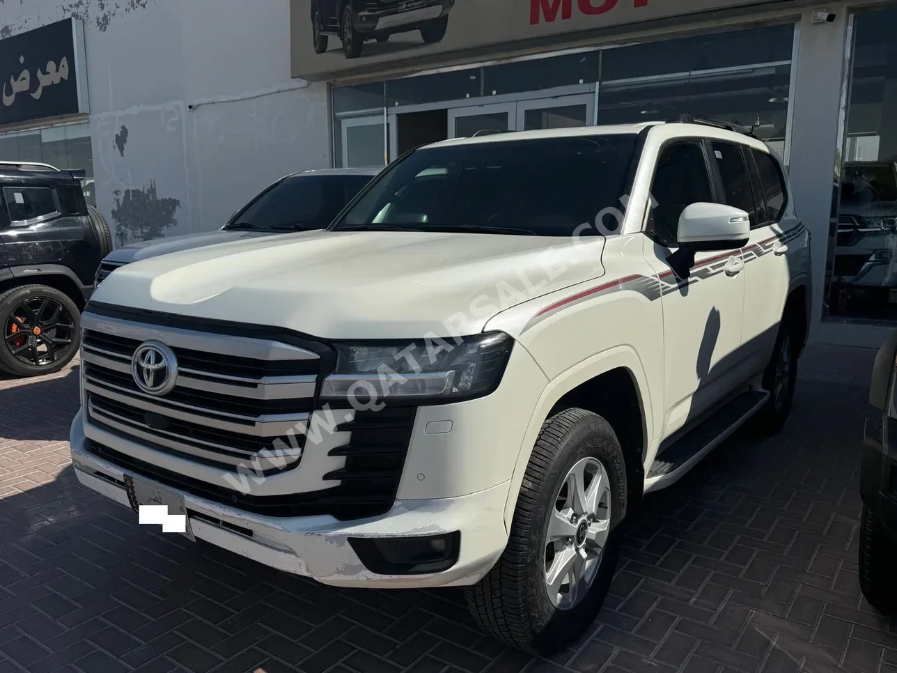تويوتا  لاند كروزر  جي اكس ار توين توربو  2023  اوتوماتيك  183,000 كم  6 سلندر  دفع رباعي  اس يو في  أبيض