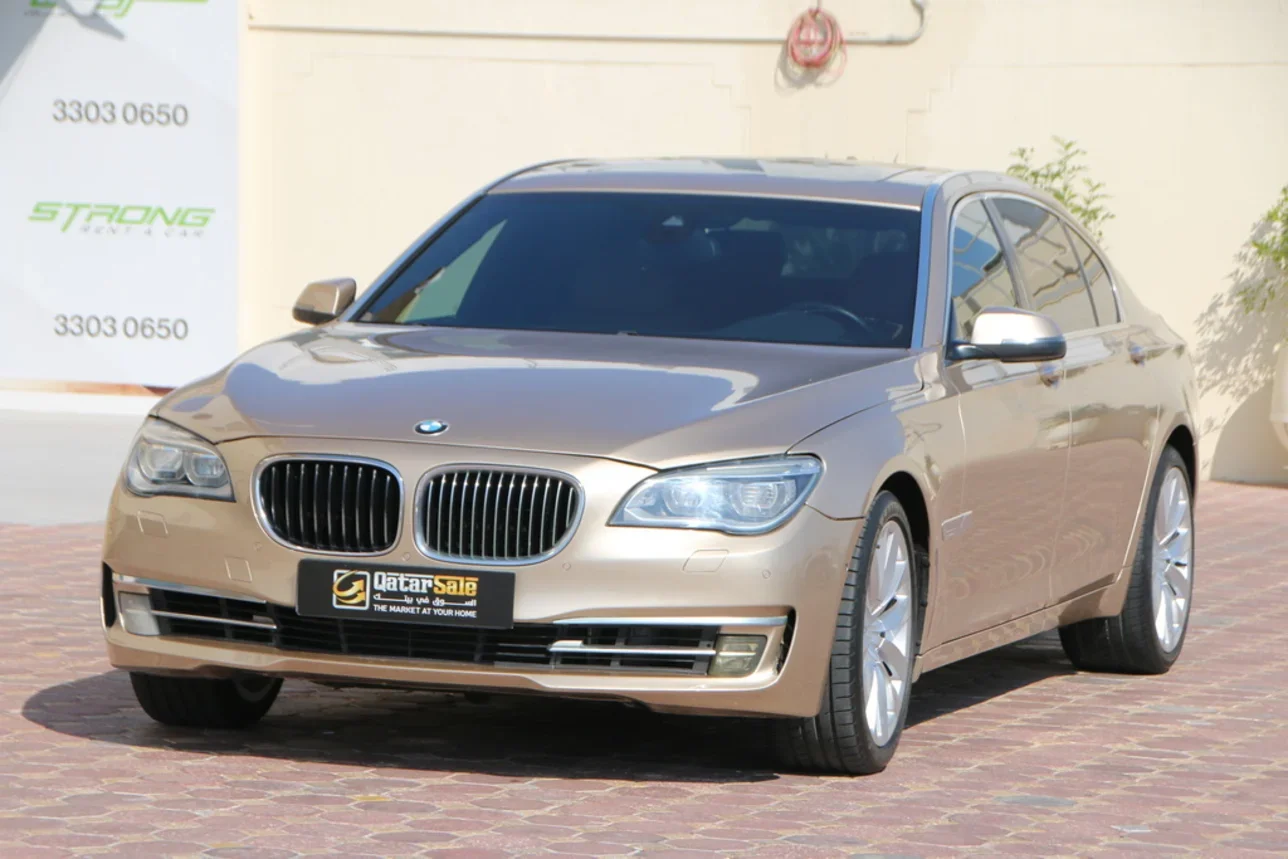 بي ام دبليو  الفئة - السابعة  740 Li  2014  اوتوماتيك  206,000 كم  6 سلندر  دفع خلفي  سيدان  ذهبي