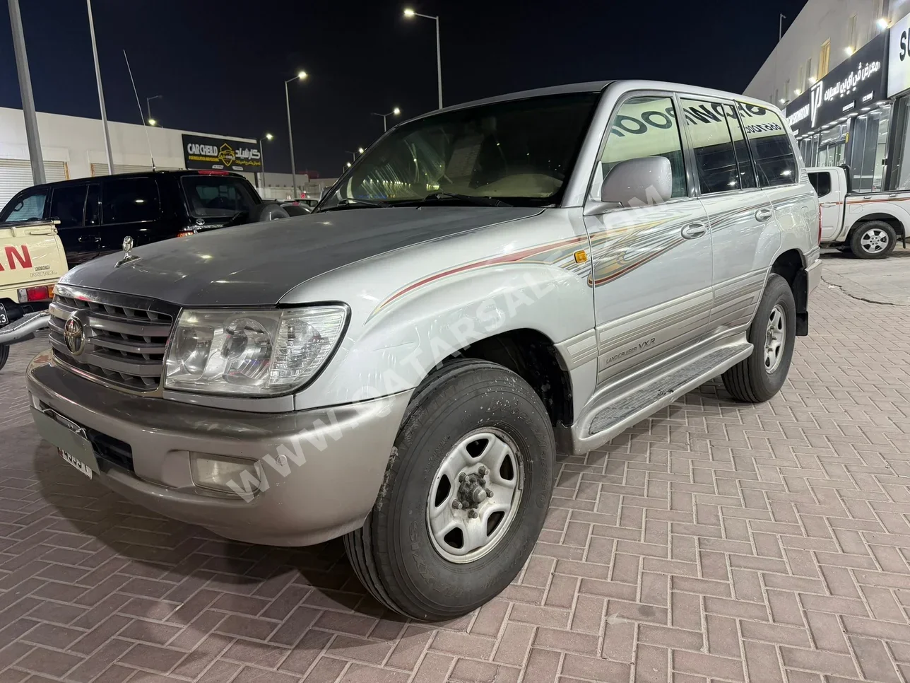 Toyota Land Cruiser VXR 2006 Automatic 290,000 Km 8 Cylinder Four Wheel Drive (4WD) SUV Silver