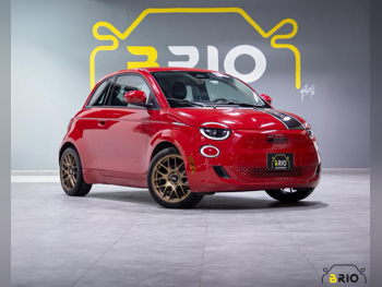 Fiat  500  2024  Automatic  12,000 Km  4 Cylinder  Front Wheel Drive (FWD)  Hatchback  Red