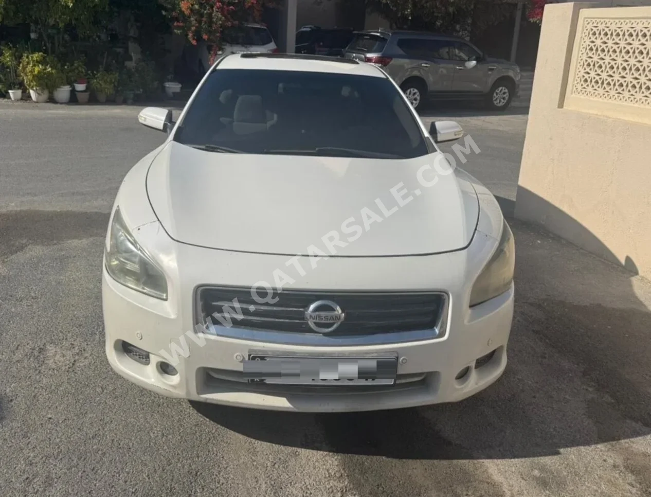 نيسان  ماكسيما  2012  اوتوماتيك  200,000 كم  6 سلندر  سحب امامي  سيدان  أبيض