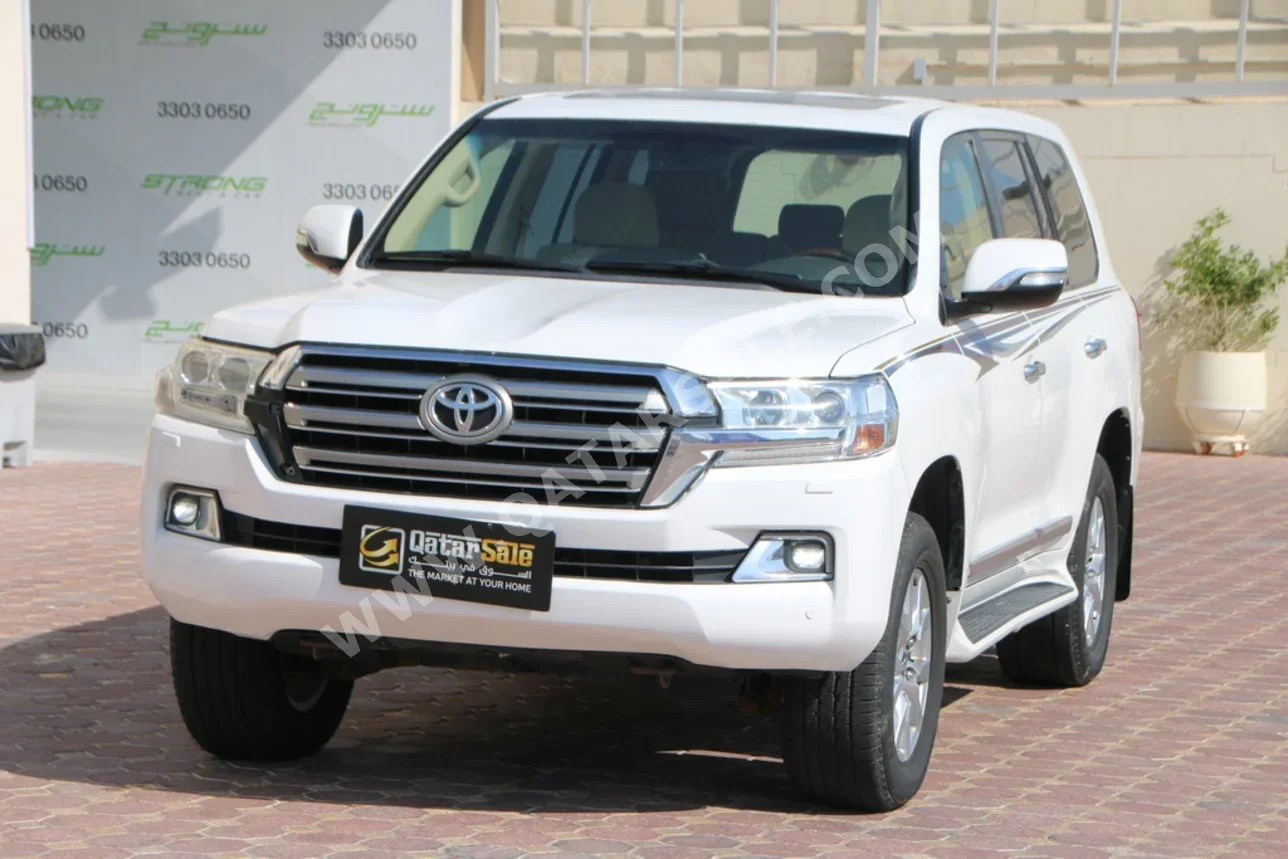 Toyota  Land Cruiser  GXR  2017  Automatic  234,000 Km  8 Cylinder  Four Wheel Drive (4WD)  SUV  White