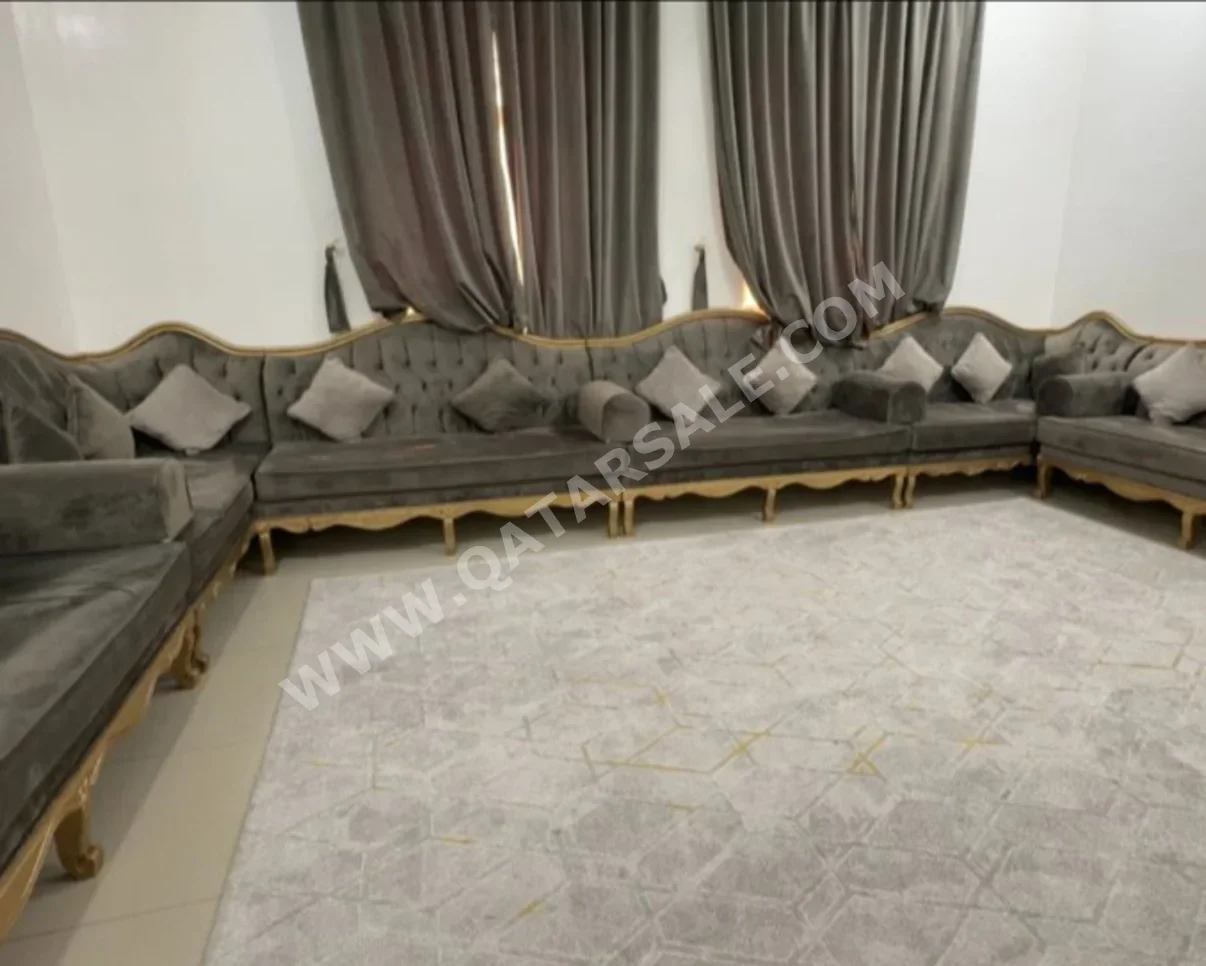 الأرائك والكنب والكراسي طقم كنب - مخمل - متعدد الألوان