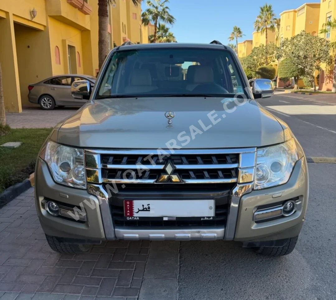 Mitsubishi  Pajero  3.8 Gold Edition  2015  Automatic  150,500 Km  6 Cylinder  Rear Wheel Drive (RWD)  SUV  Gold