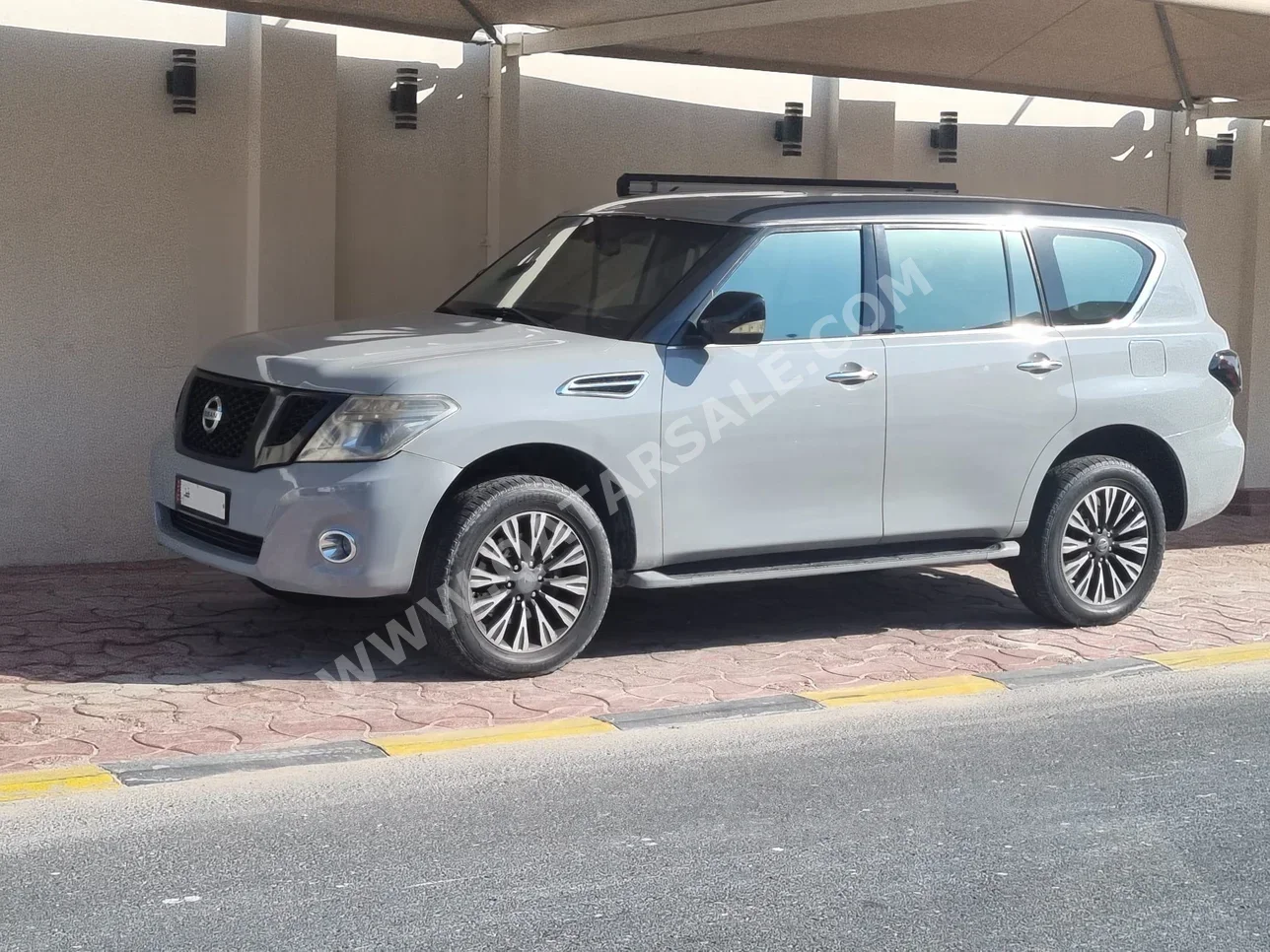 نيسان  باترول  ال اي  2012  اوتوماتيك  213,000 كم  8 سلندر  دفع رباعي  اس يو في  رمادي