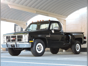 GMC  Sierra  Classic  1987  Manual  68,000 Km  8 Cylinder  Rear Wheel Drive (RWD)  Pick Up  Black